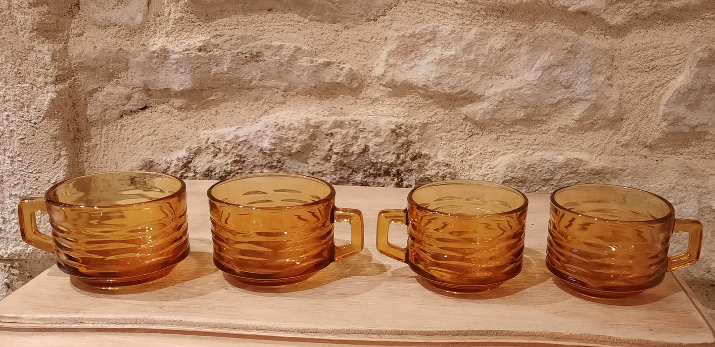 Tasses