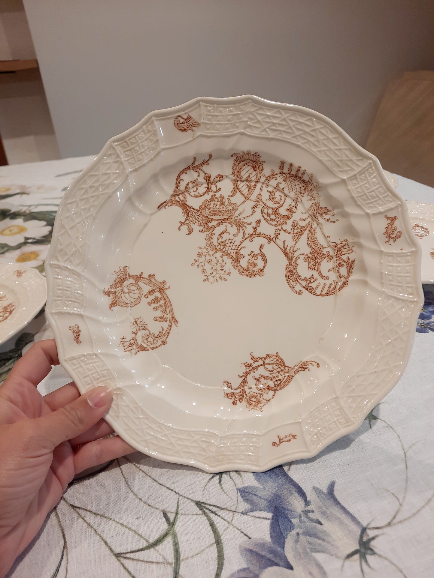 Lot de 8 assiettes plates – Manufacture Waechtersbach, XIXe siècle