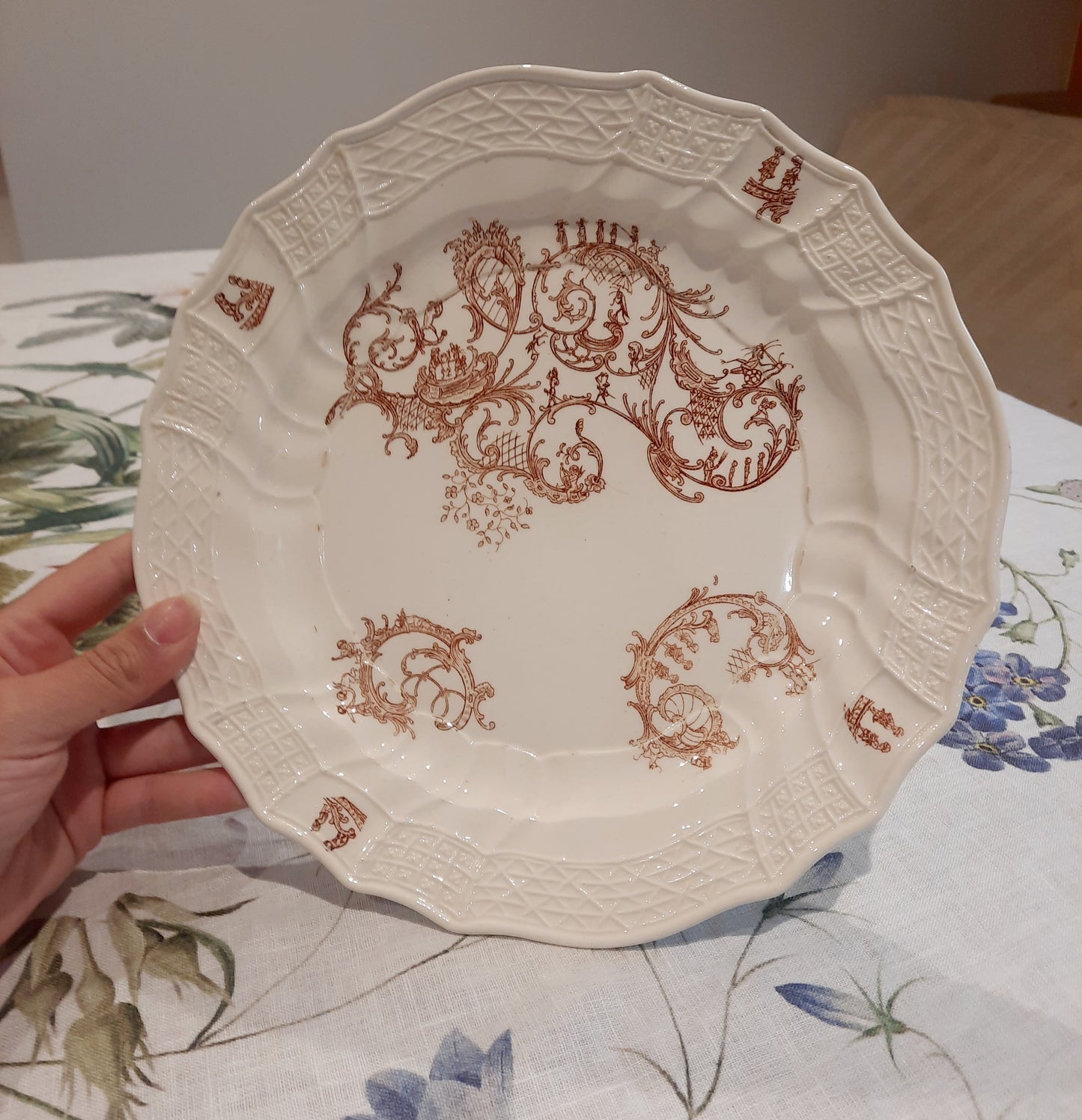 Lot de 8 assiettes plates – Manufacture Waechtersbach, XIXe siècle