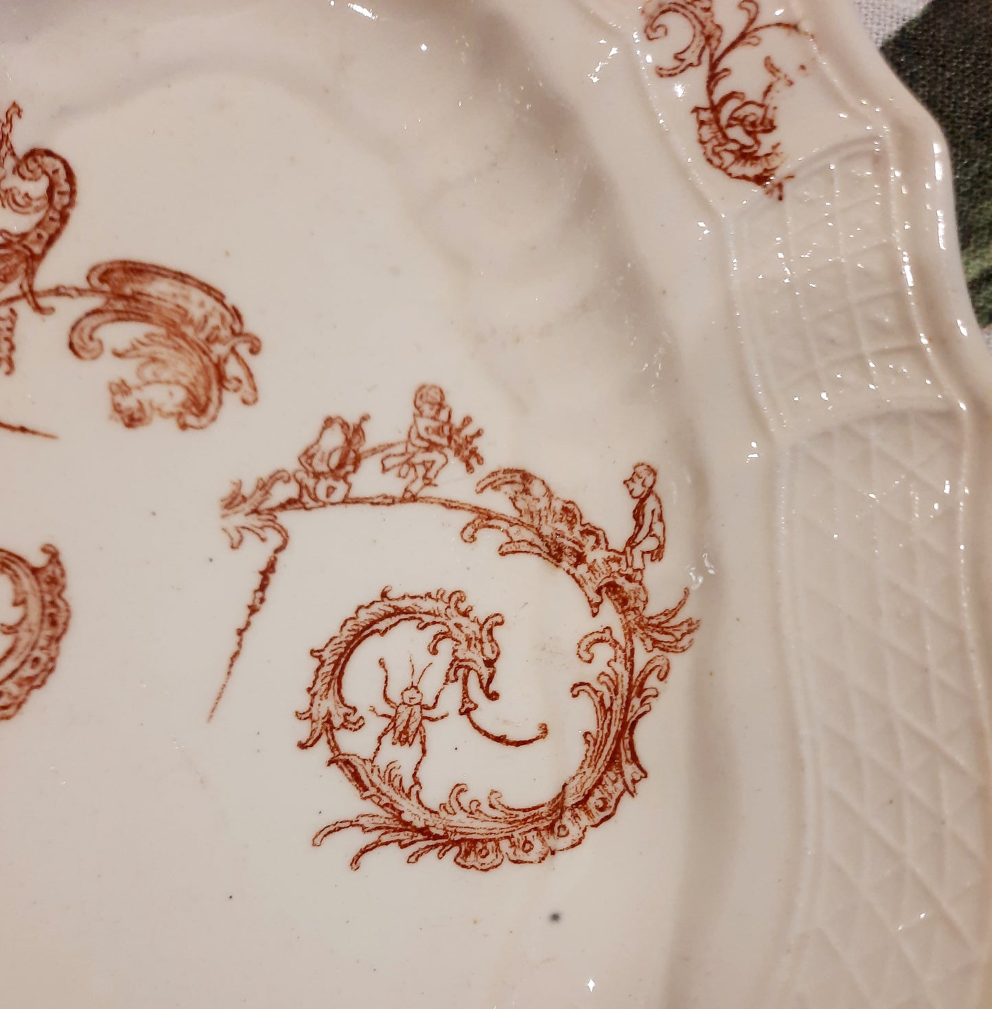 2 assiettes plates anciennes – Manufacture Waechtersbach, XIXe siècle