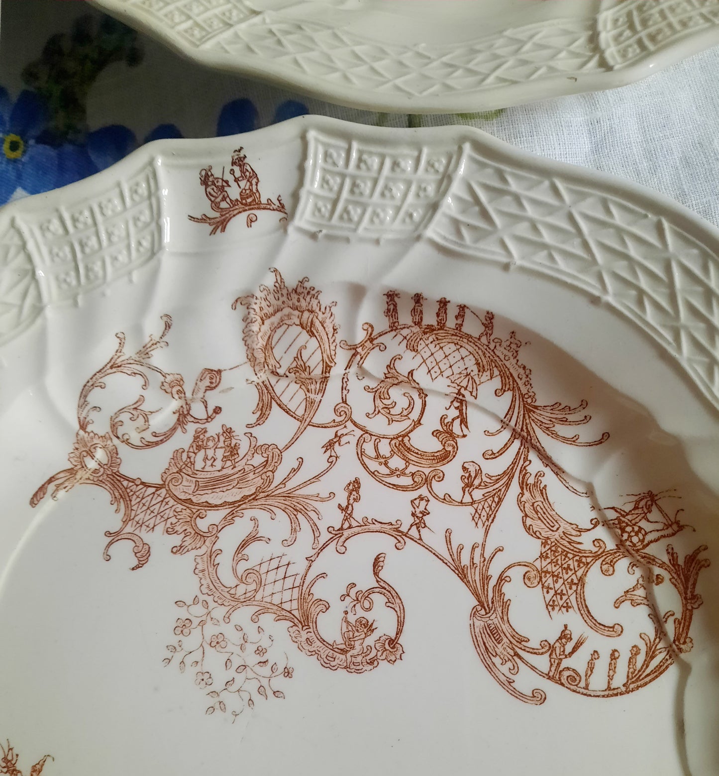 Lot de 8 assiettes plates – Manufacture Waechtersbach, XIXe siècle