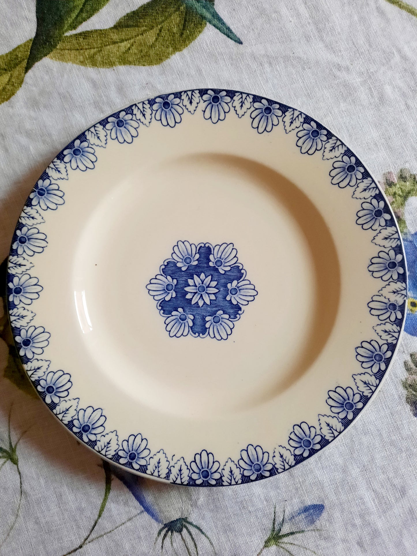 Lot de 8 assiettes à dessert Lunéville K&G Rouen – XIXe siècle
