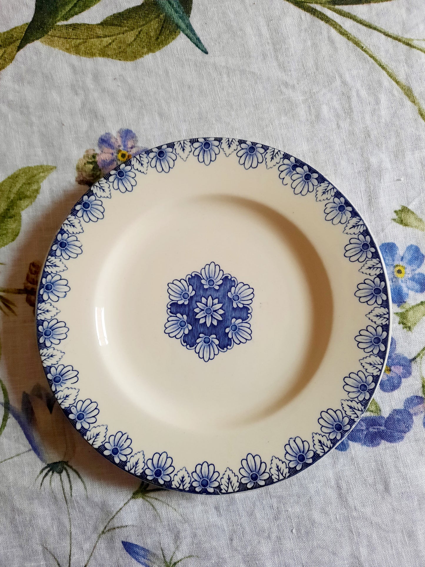 Pièces authentiques – Lot de 3 assiettes à dessert Lunéville K&G Rouen – XIXe siècle