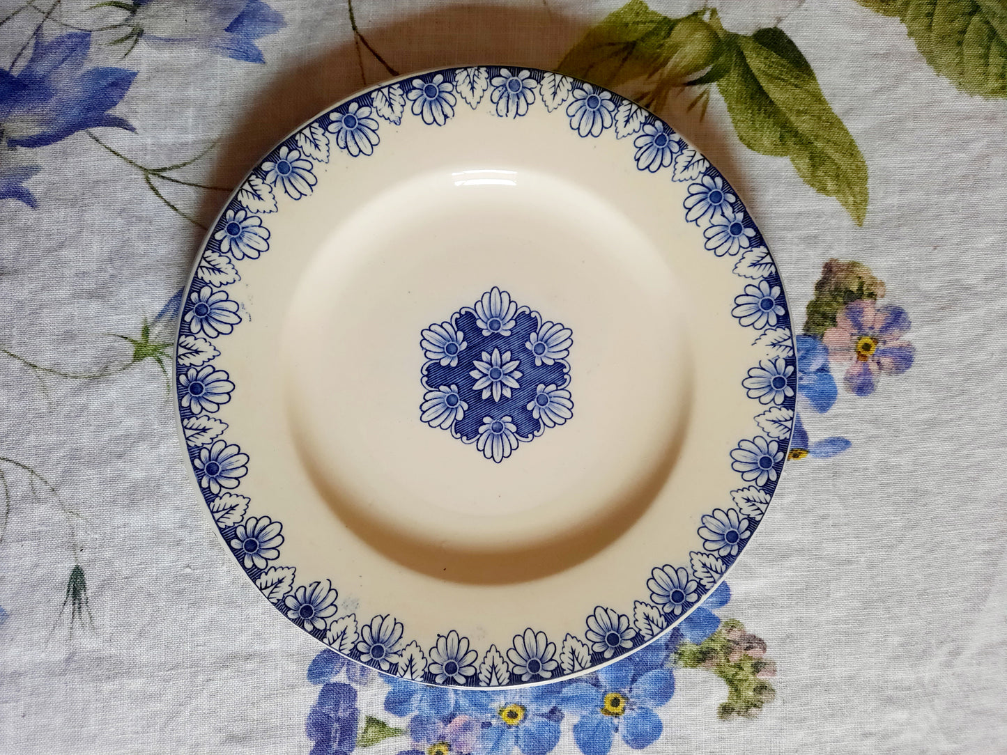Pièces authentiques – Lot de 3 assiettes à dessert Lunéville K&G Rouen – XIXe siècle