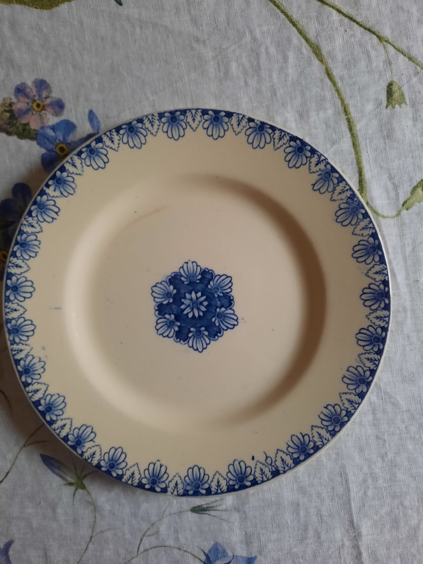 Charme authentique – Lot de 3 assiettes plates Lunéville K&G Rouen – XIXe siècle