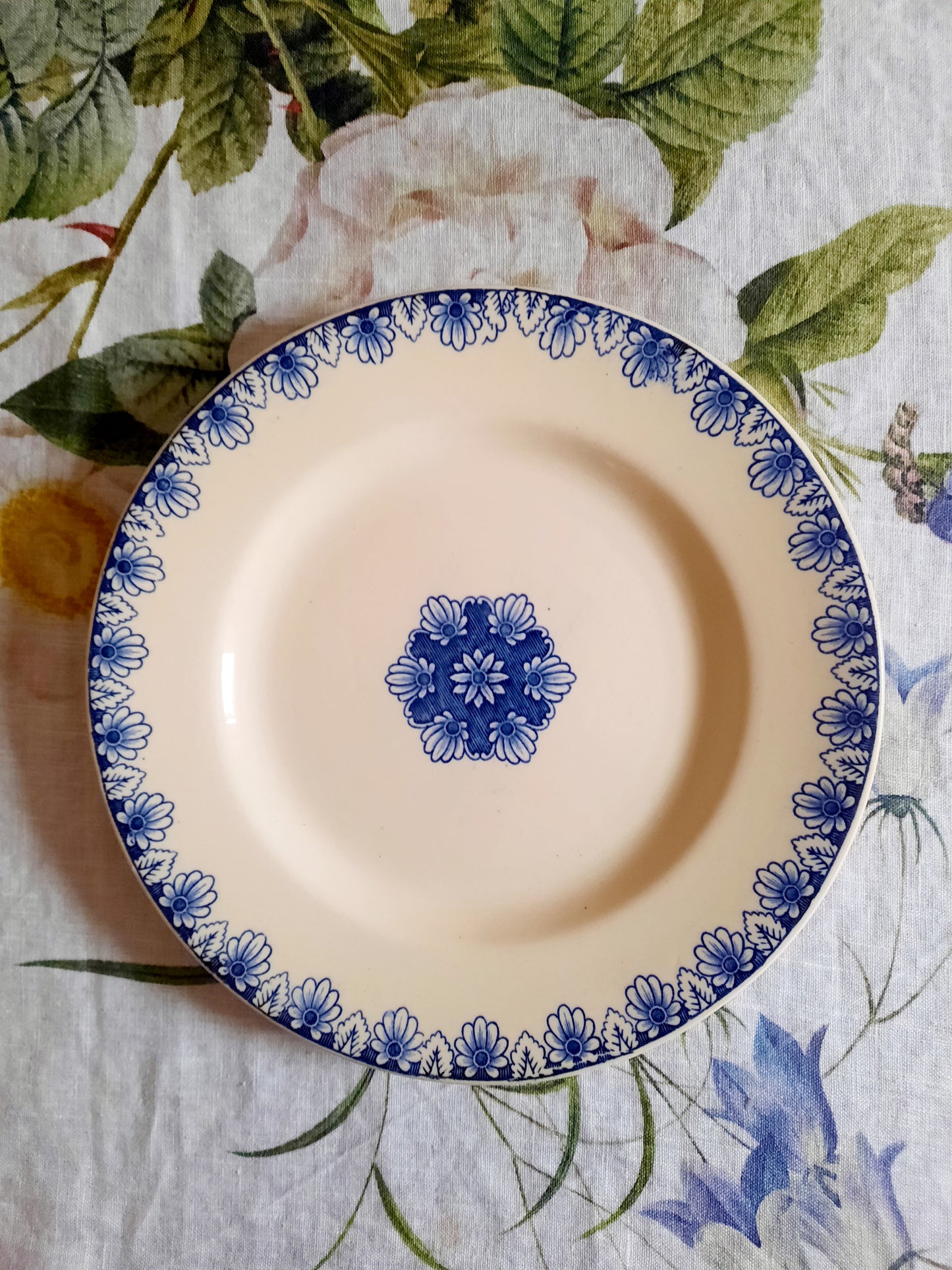 Élégance classique – Lot de 6 assiettes plates Lunéville K&G Rouen – XIXe siècle