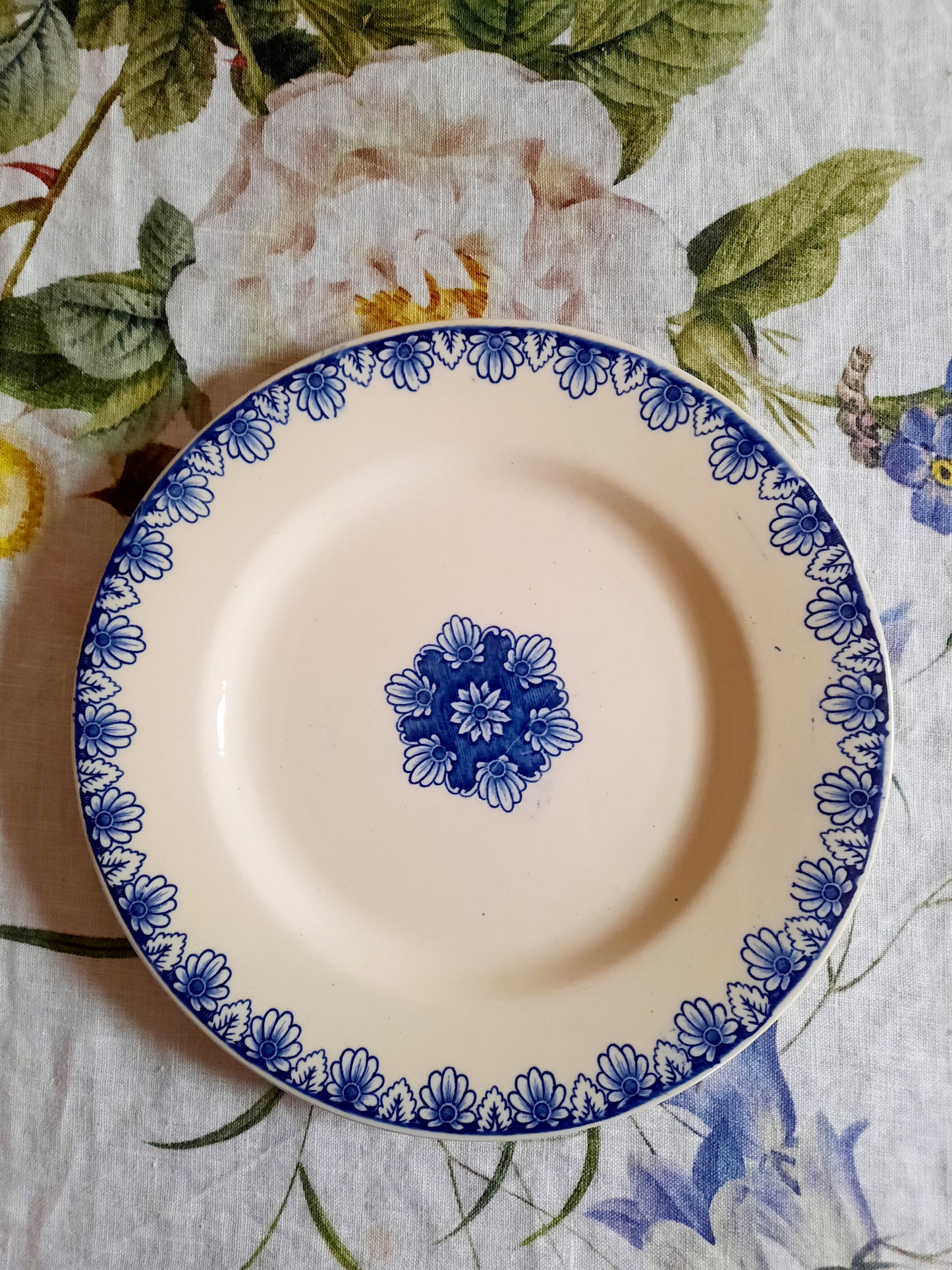 Élégance classique – Lot de 6 assiettes plates Lunéville K&G Rouen – XIXe siècle