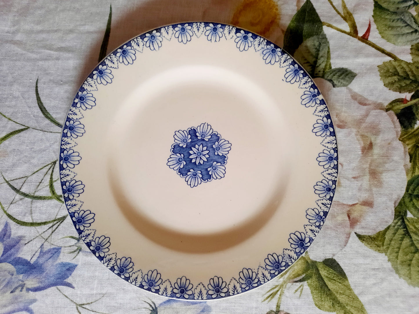 Élégance classique – Lot de 6 assiettes plates Lunéville K&G Rouen – XIXe siècle