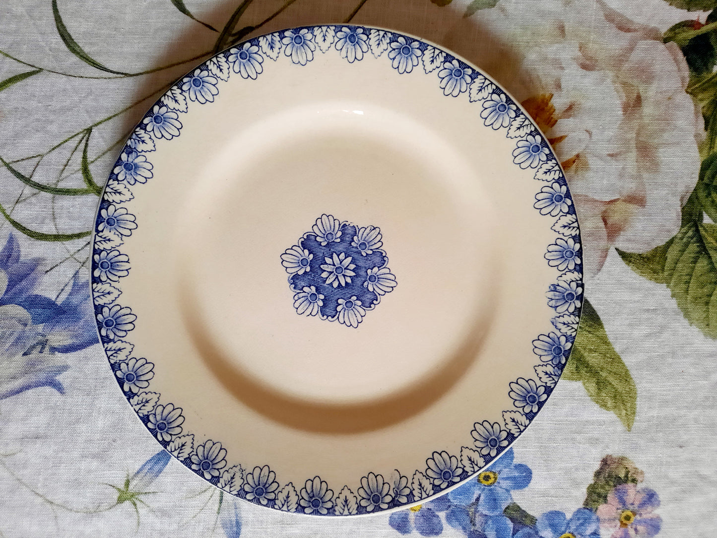 Lot de 8 assiettes plates Lunéville K&G Rouen – XIXe siècle