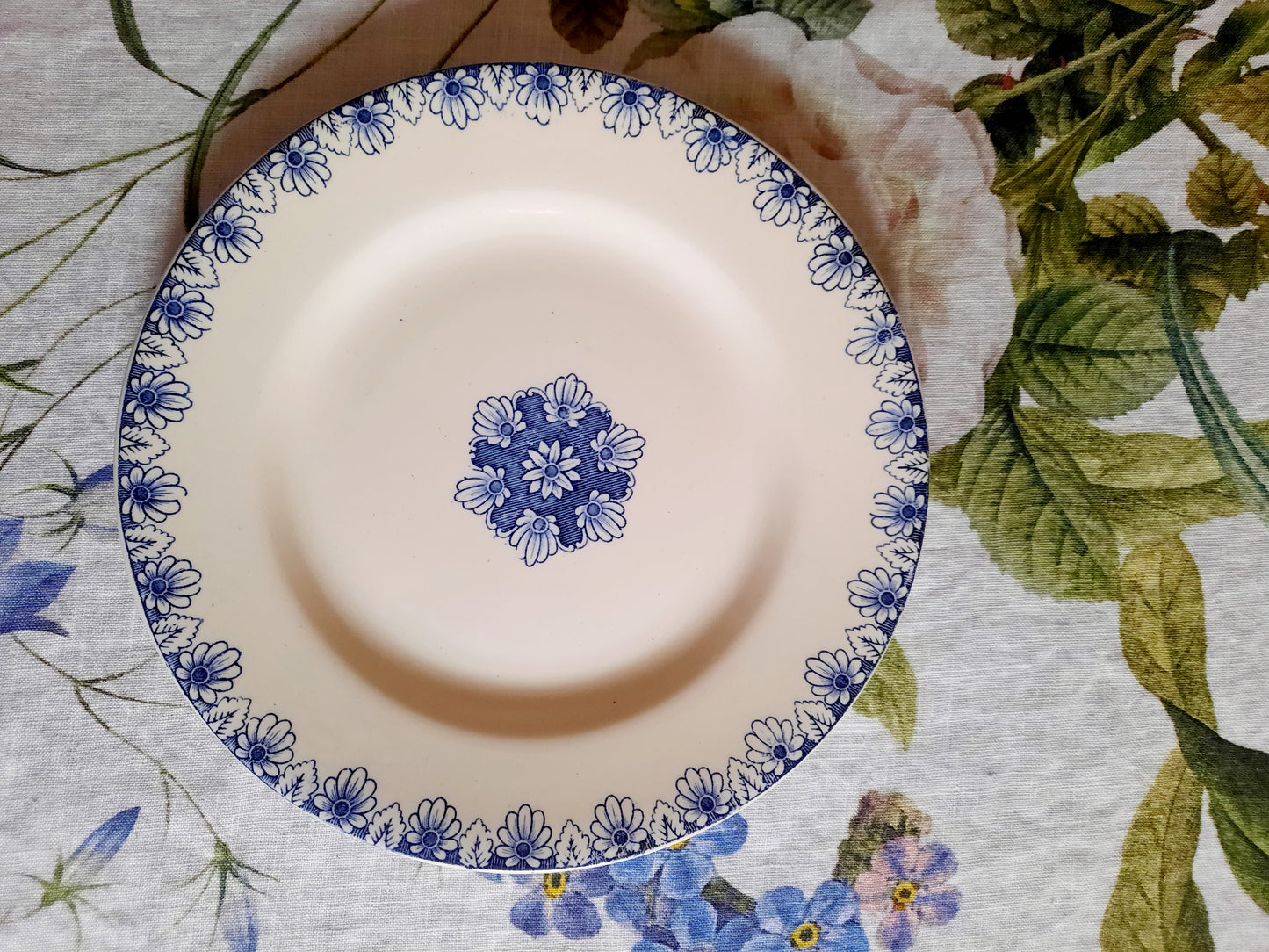 Lot de 8 assiettes plates Lunéville K&G Rouen – XIXe siècle