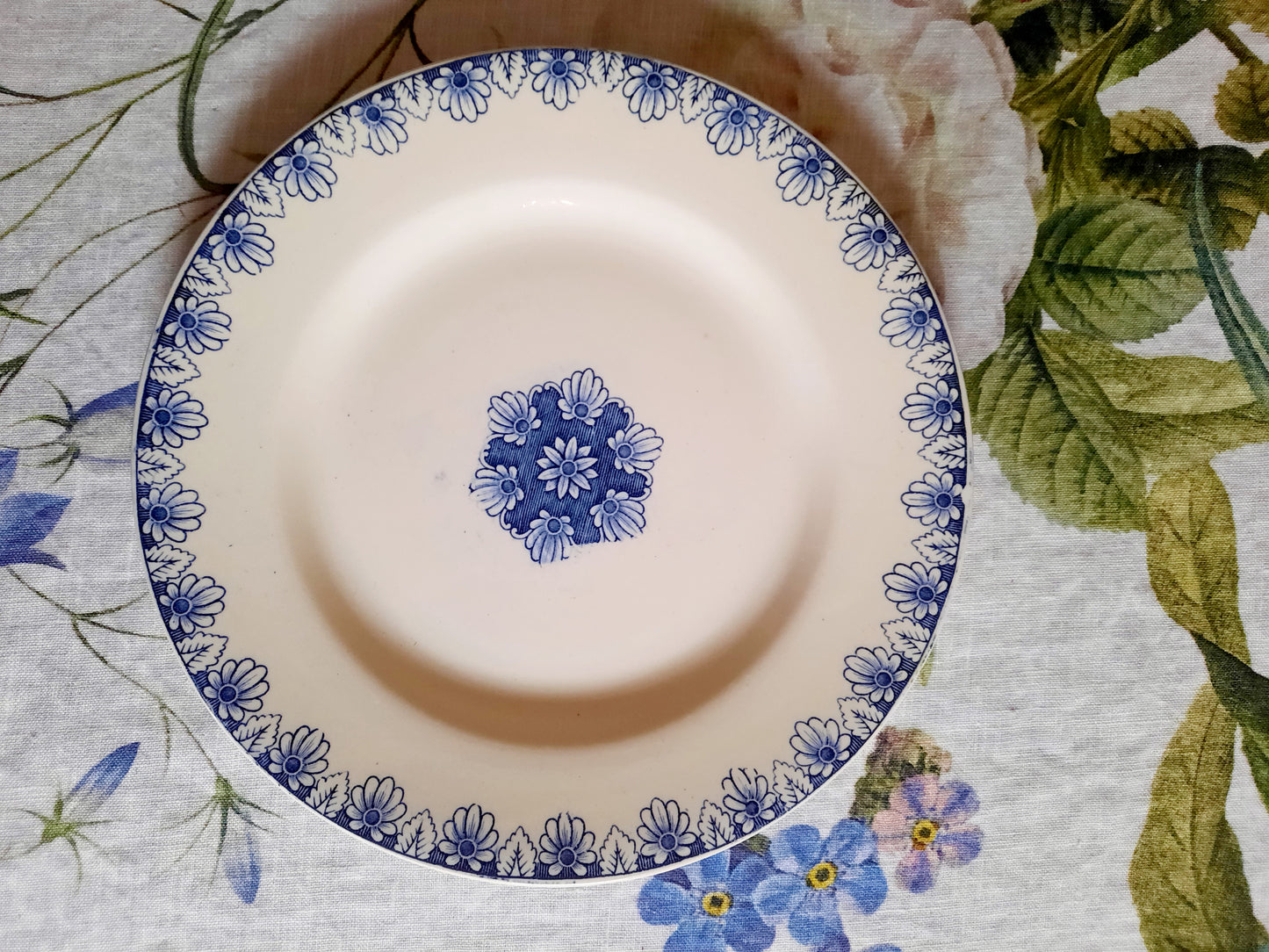 Lot de 8 assiettes plates Lunéville K&G Rouen – XIXe siècle