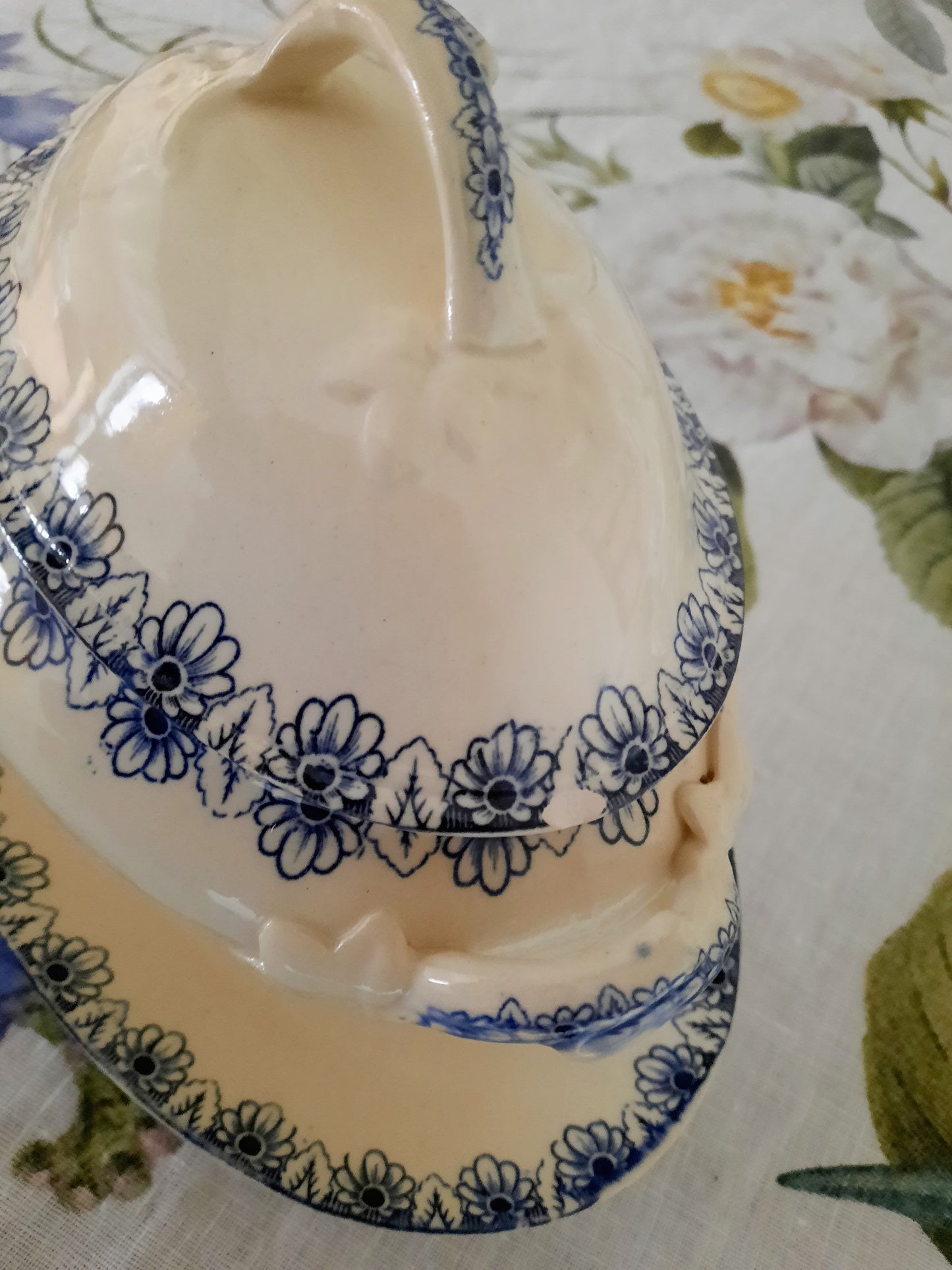 Saucière avec couvercle Lunéville K&G Rouen – XIXe siècle