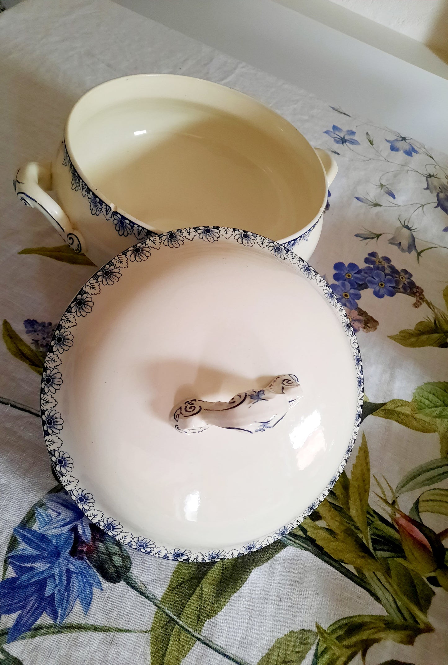 Soupière Lunéville K&G Rouen – XIXe siècle