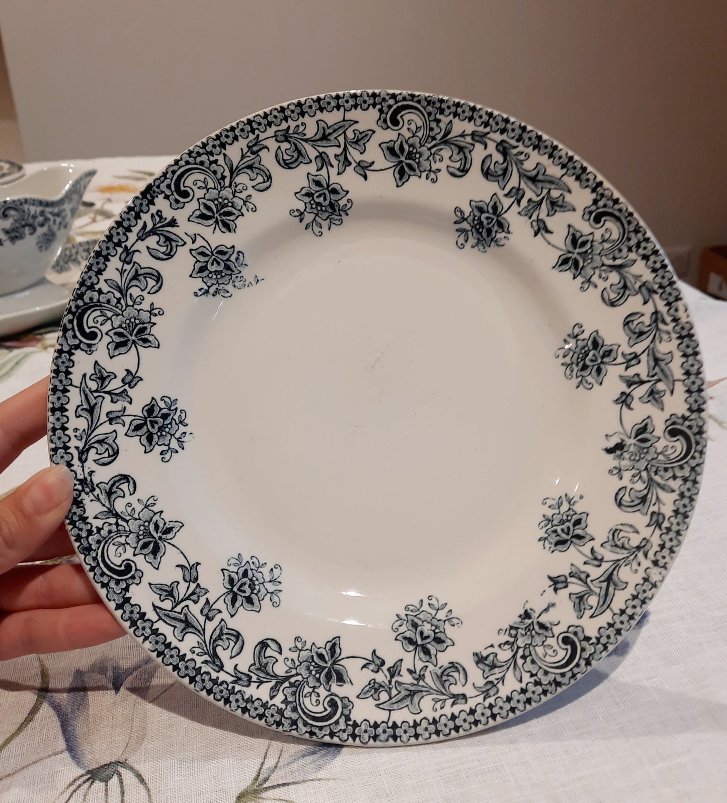 Assiette plate St Amand