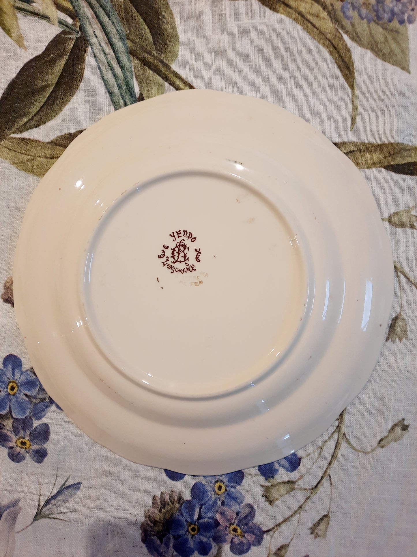 Assiette plate en Terre de Fer – Longchamp, modèle Yeddo Polychrome