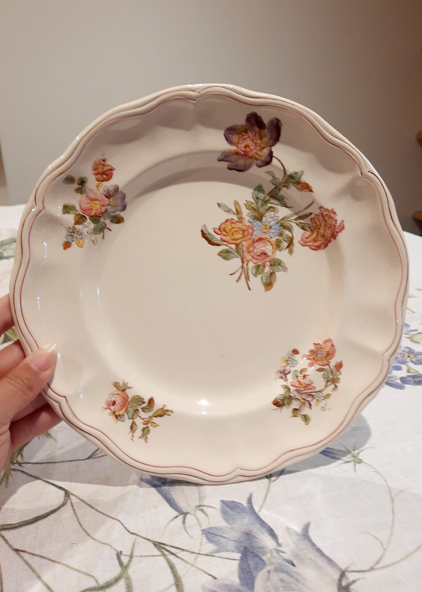 6 assiettes plates Longchamp