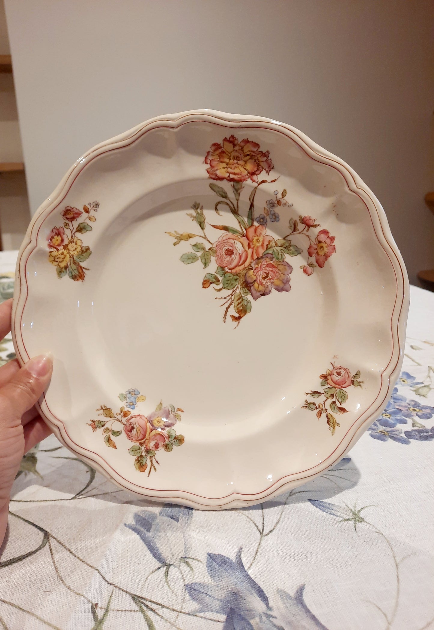 6 assiettes plates Longchamp
