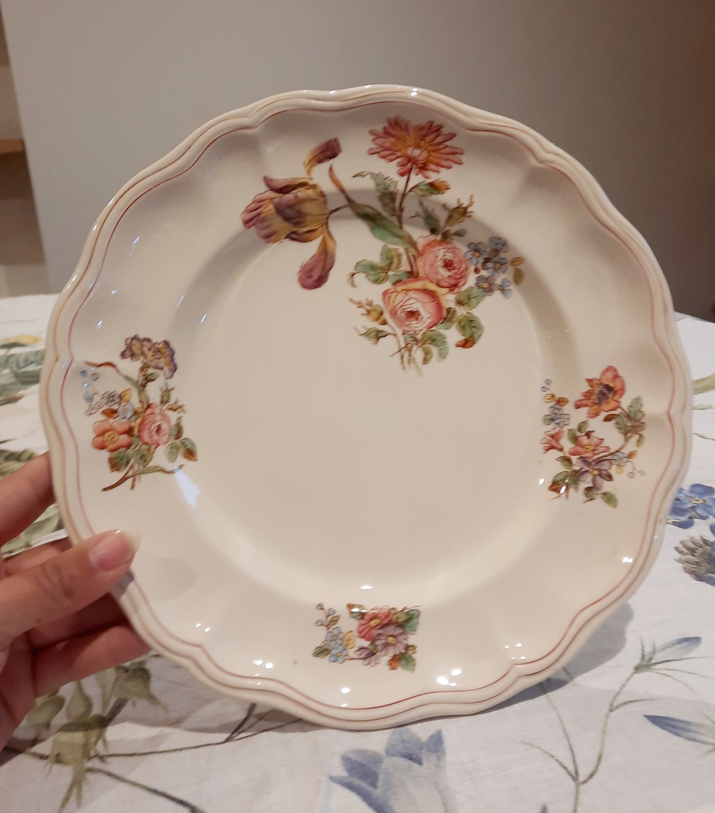 6 assiettes plates Longchamp