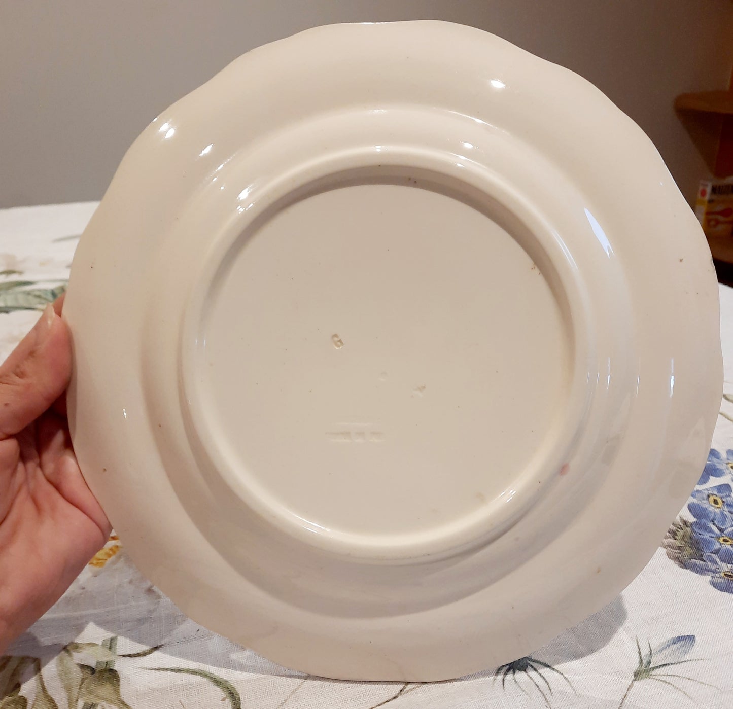 8 assiettes plates Longchamp