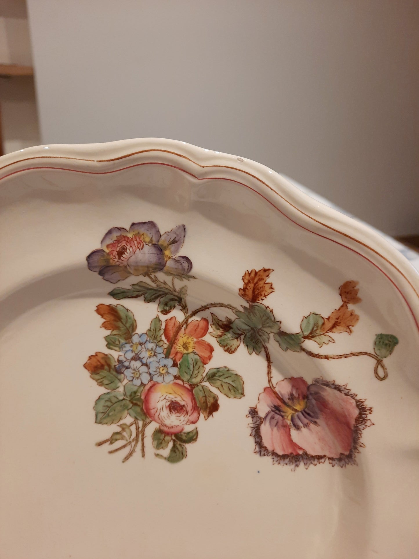 8 assiettes plates Longchamp