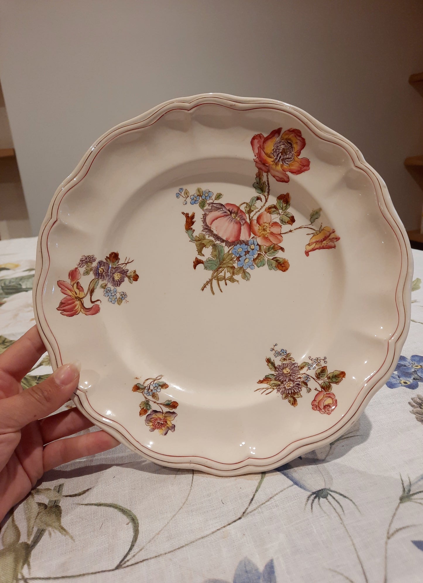 8 assiettes plates Longchamp