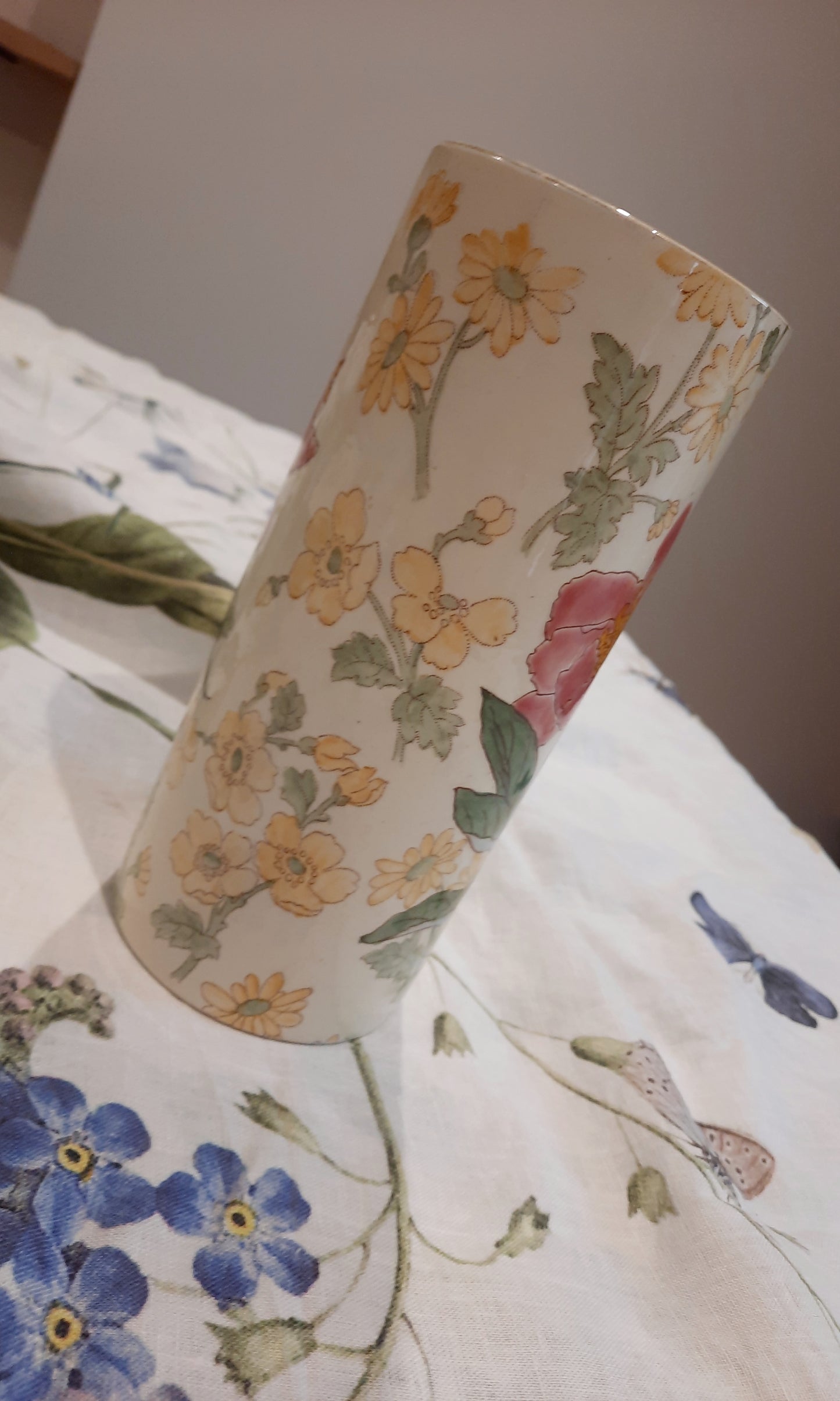 Vase ancien polychrome