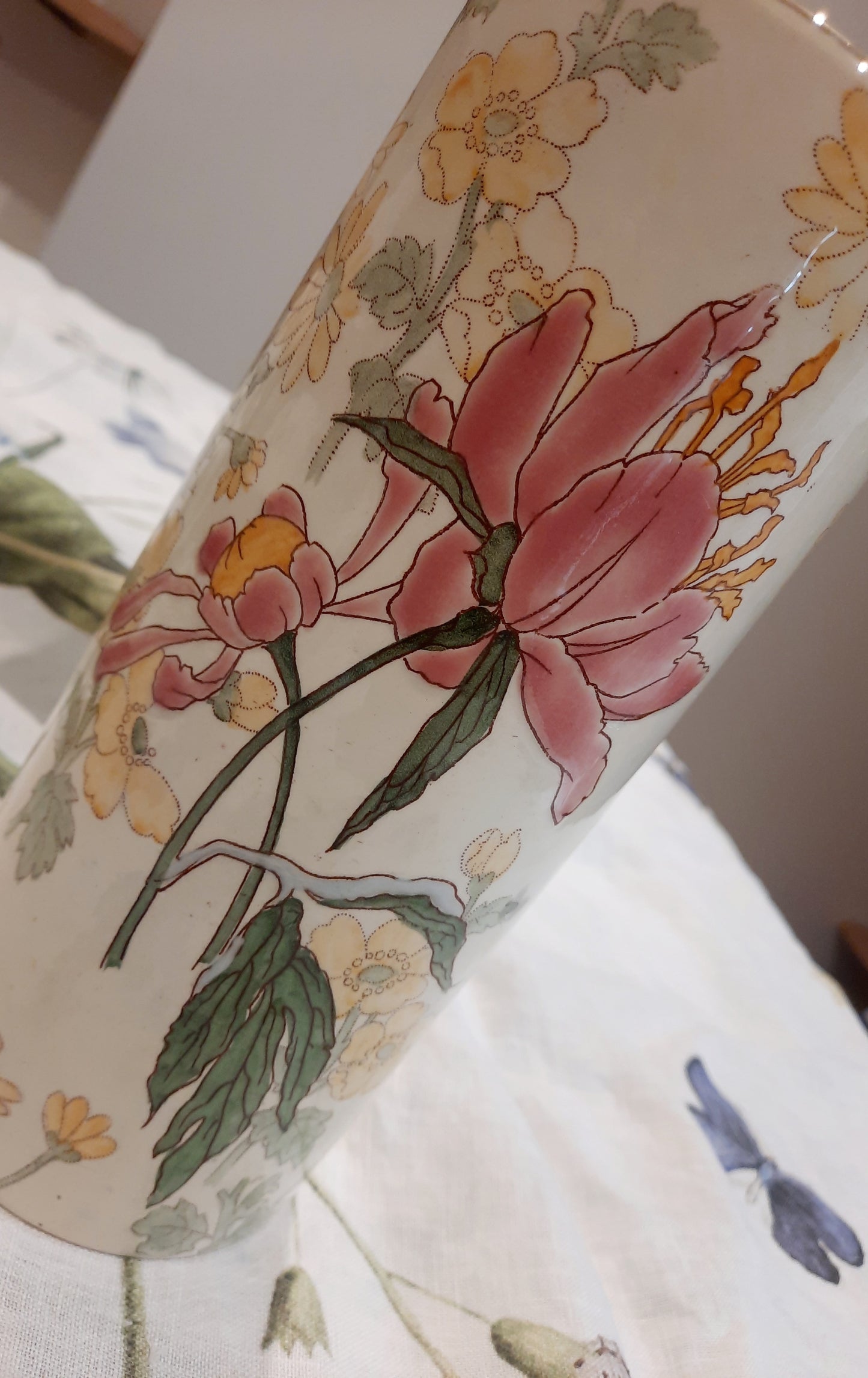Vase ancien polychrome