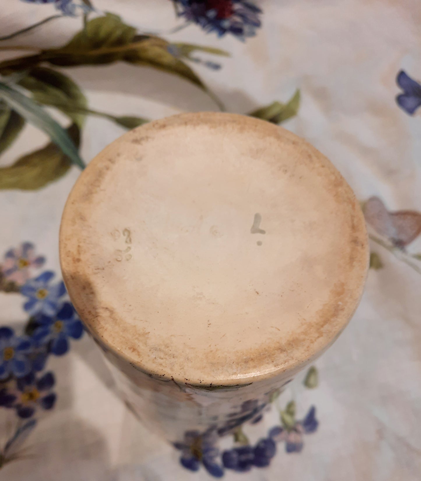 Vase ancien polychrome