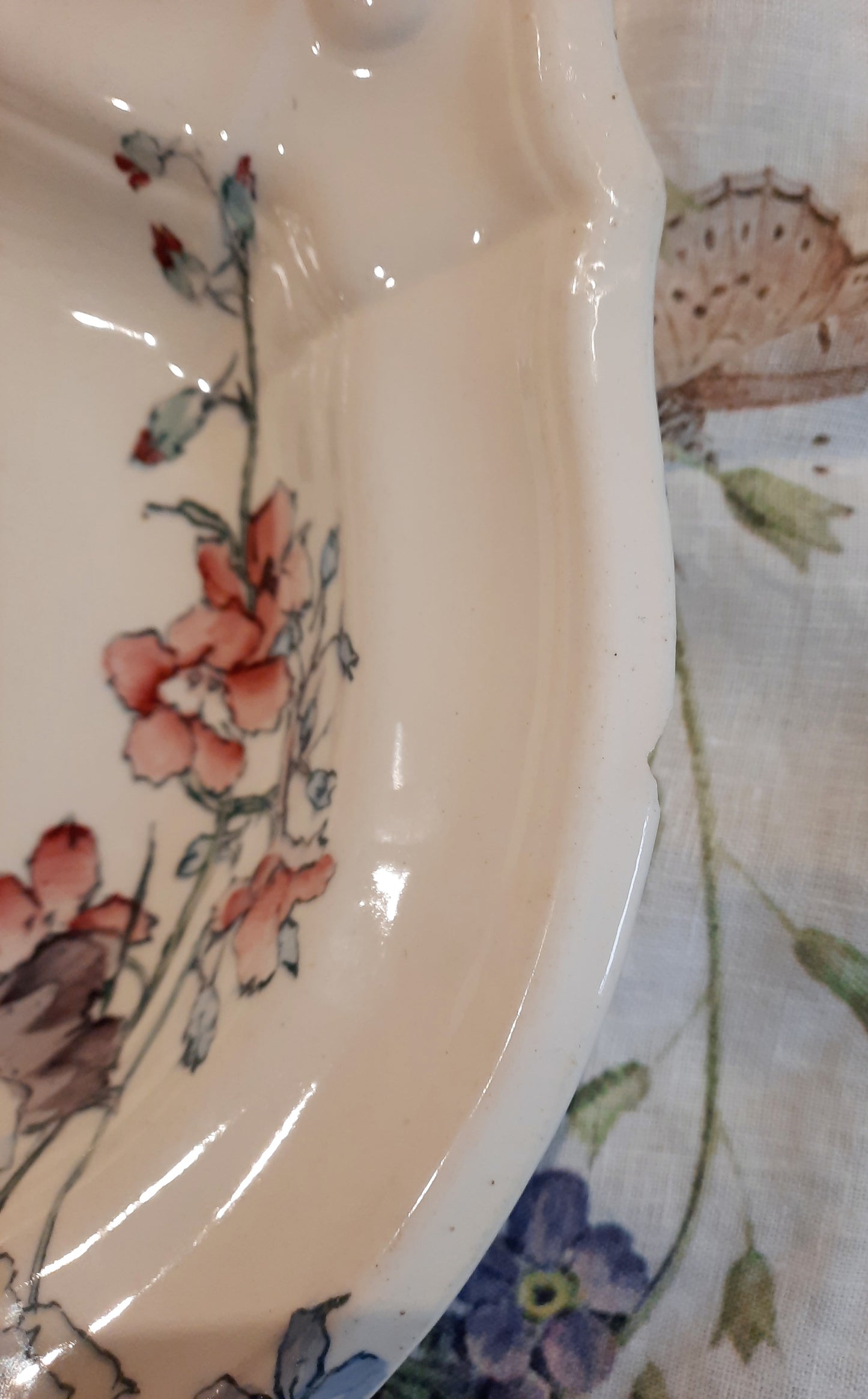 Plat polychrome H. Boulanger
