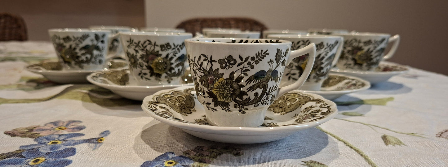 Tasses avec soucoupes – Ridgway of Staffordshire, modèle Windsor