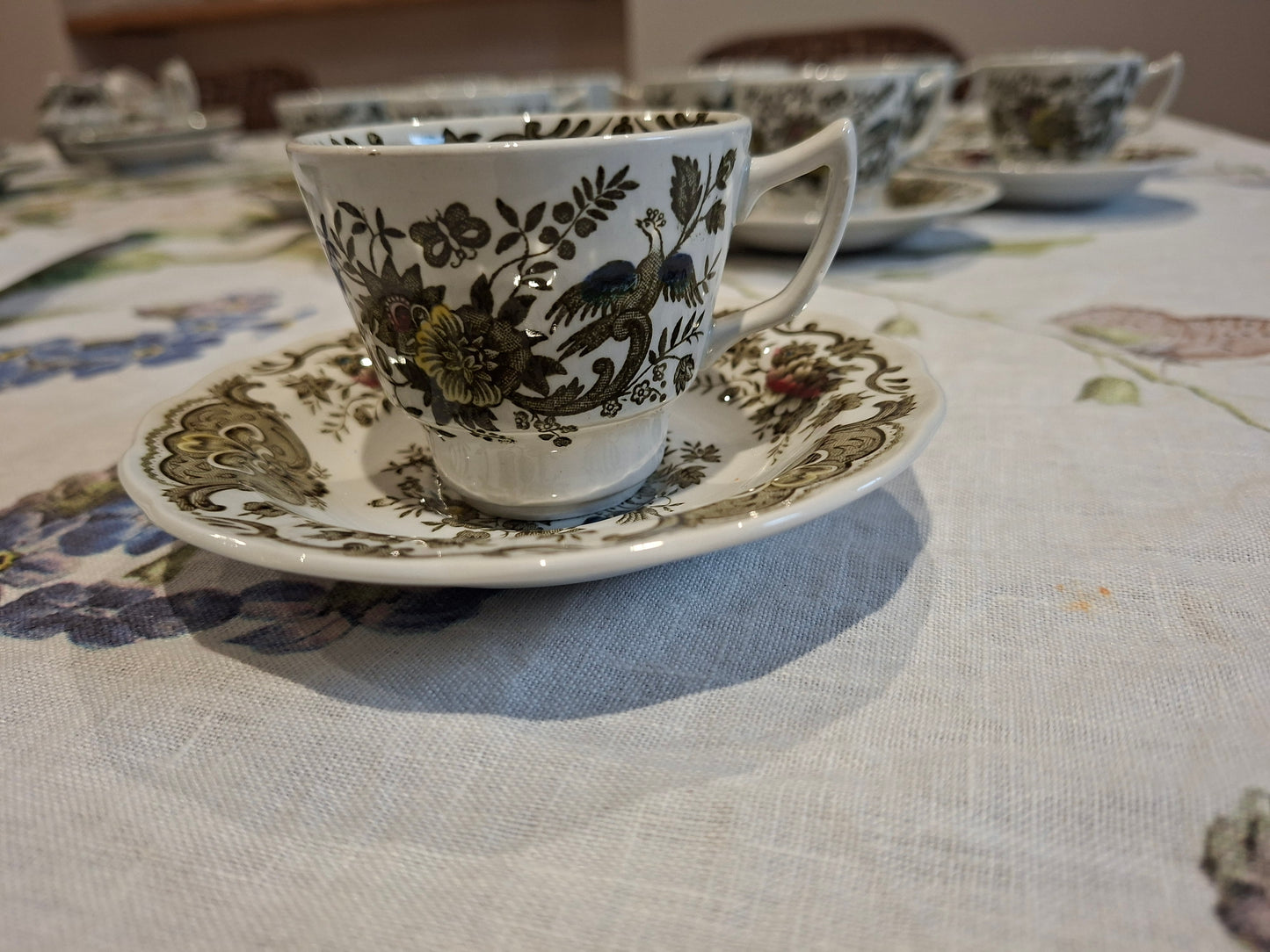 Tasses avec soucoupes – Ridgway of Staffordshire, modèle Windsor