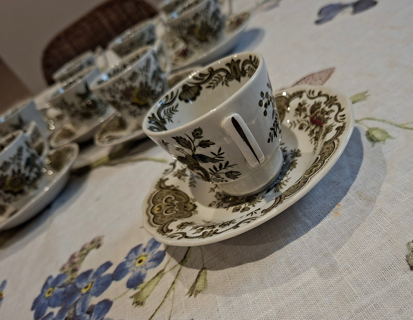 Tasses avec soucoupes – Ridgway of Staffordshire, modèle Windsor