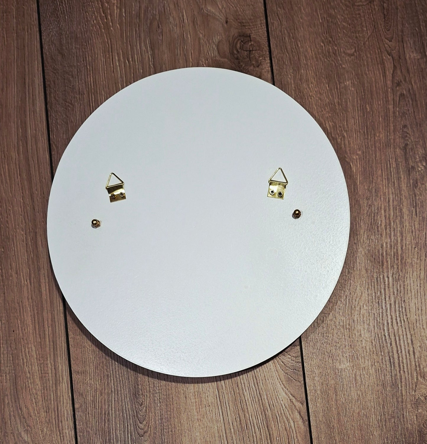 Décoration murale artisanale avec assiette Longchamp saxe