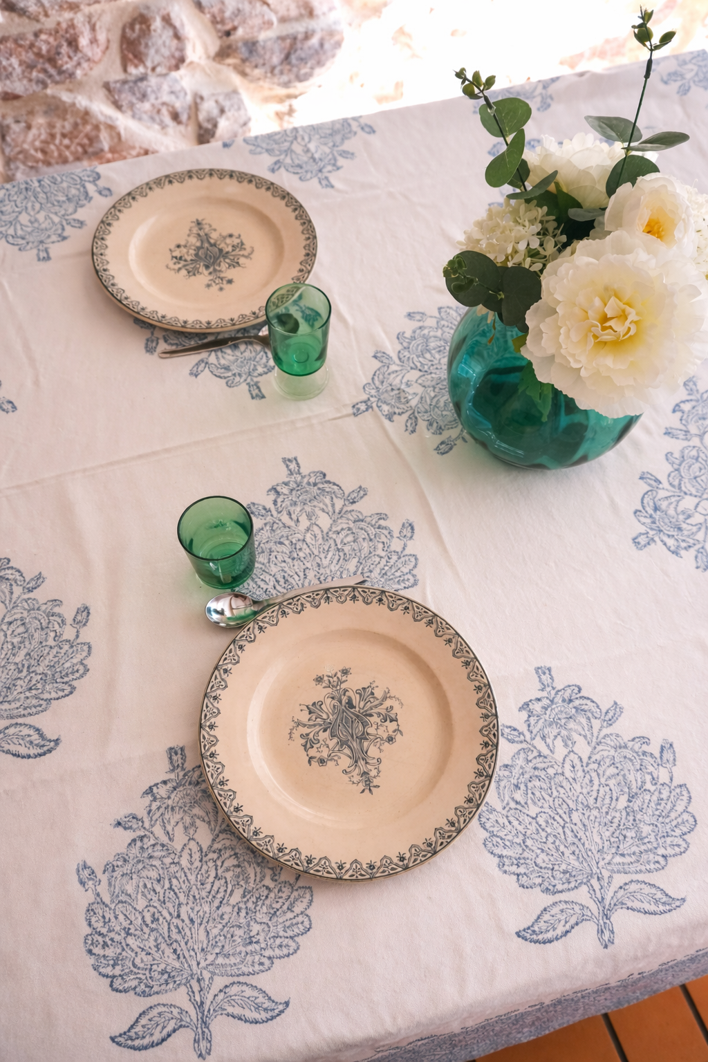 Une Table Fraîche et élégante - turquoise et blanche – Lesenviesdéco