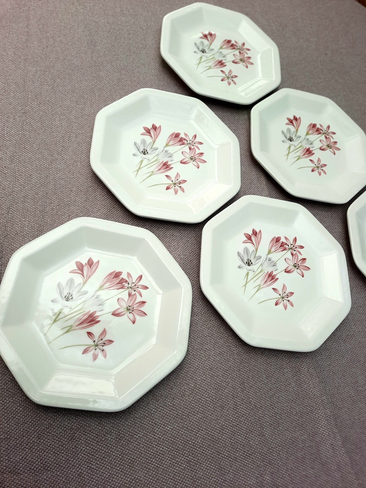 Pratos de sobremesa de flores