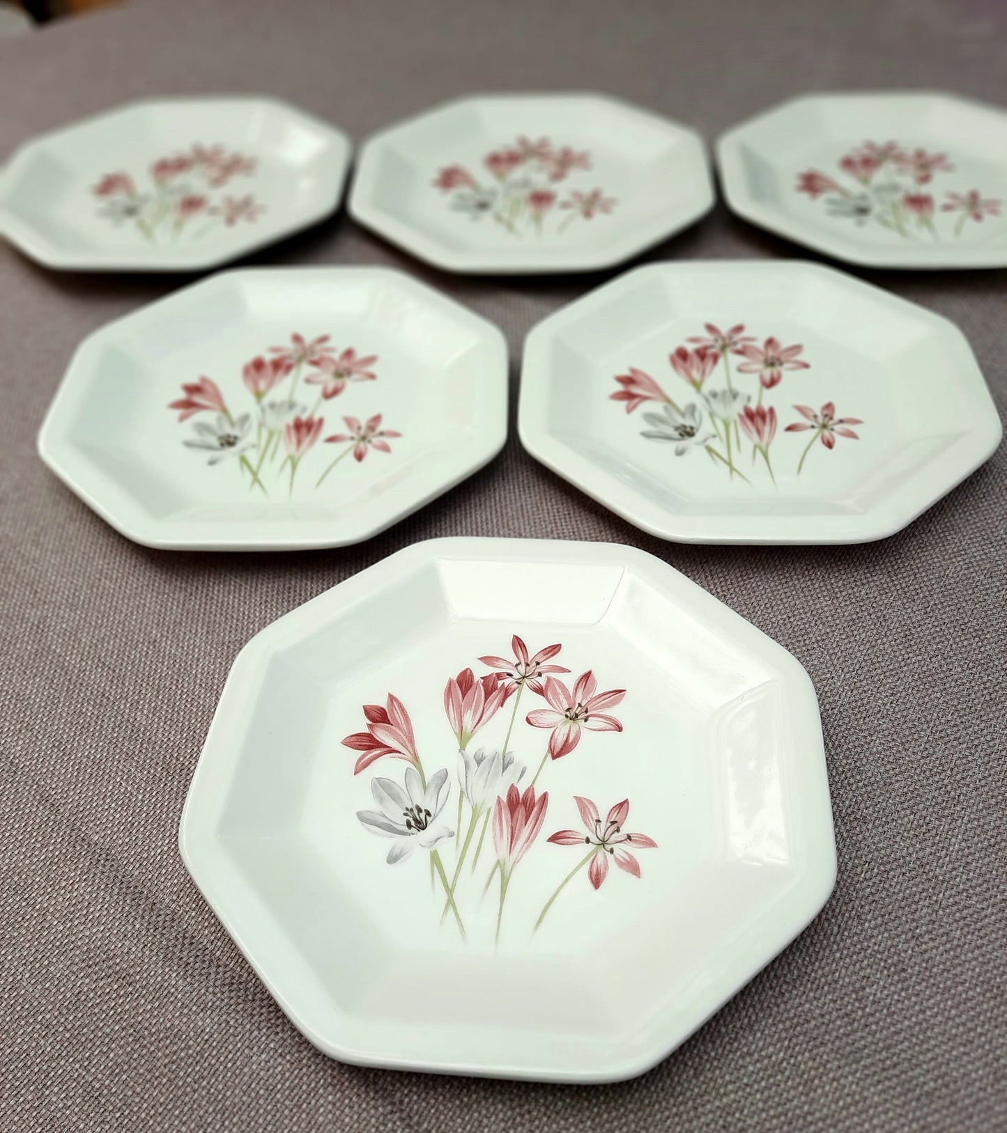 Pratos de sobremesa de flores