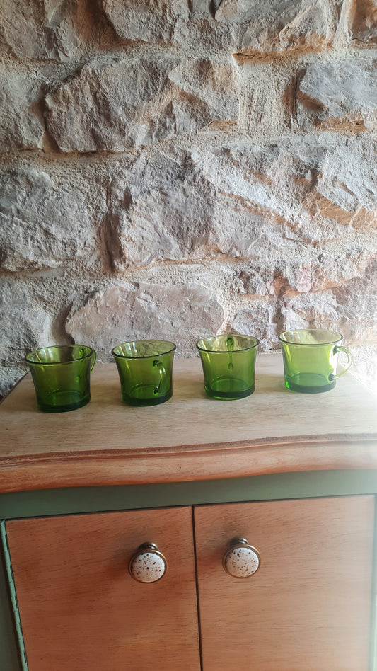 Tasses vertes
