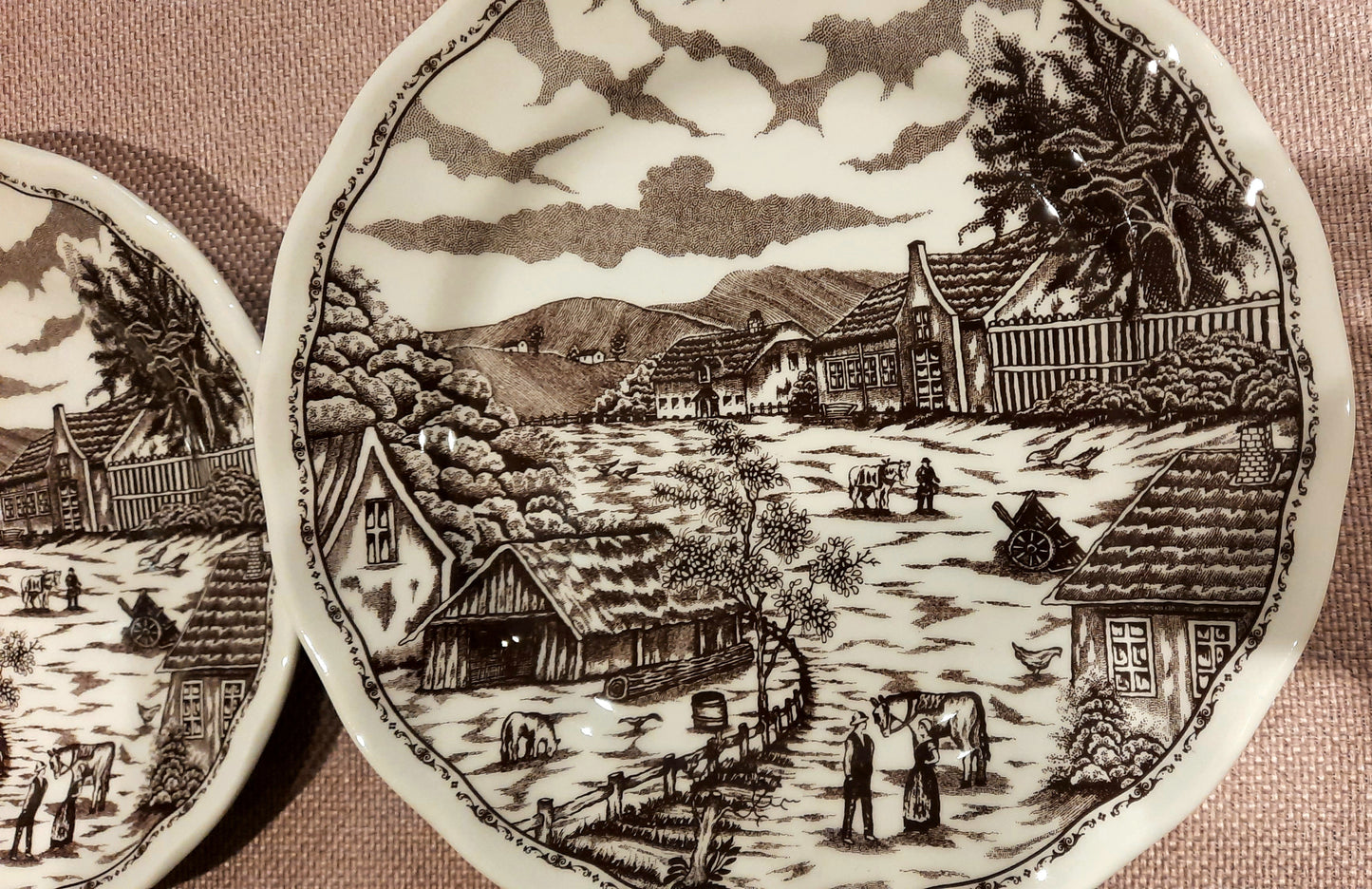 8 assiettes Ironstone