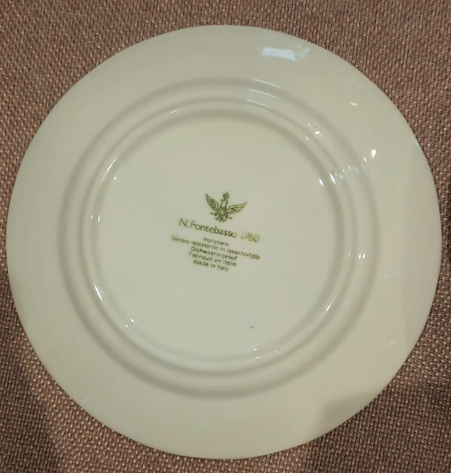 8 assiettes Ironstone