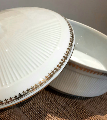 Terrina de porcelana genuína.