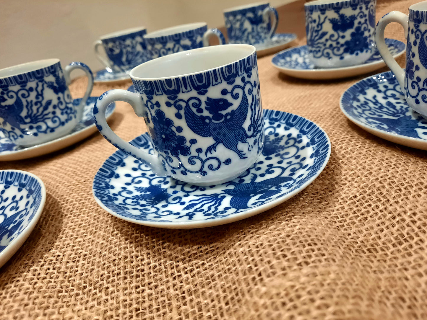 Lot de 8 Tasses à Café & Soucoupes -