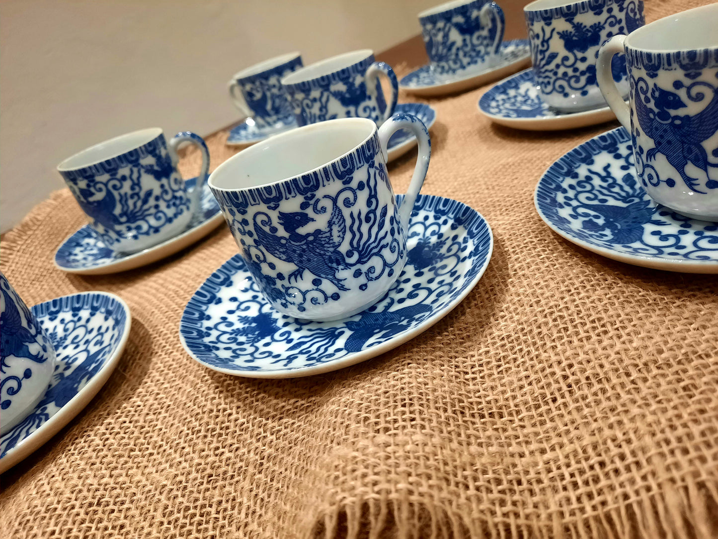 Lot de 8 Tasses à Café & Soucoupes -