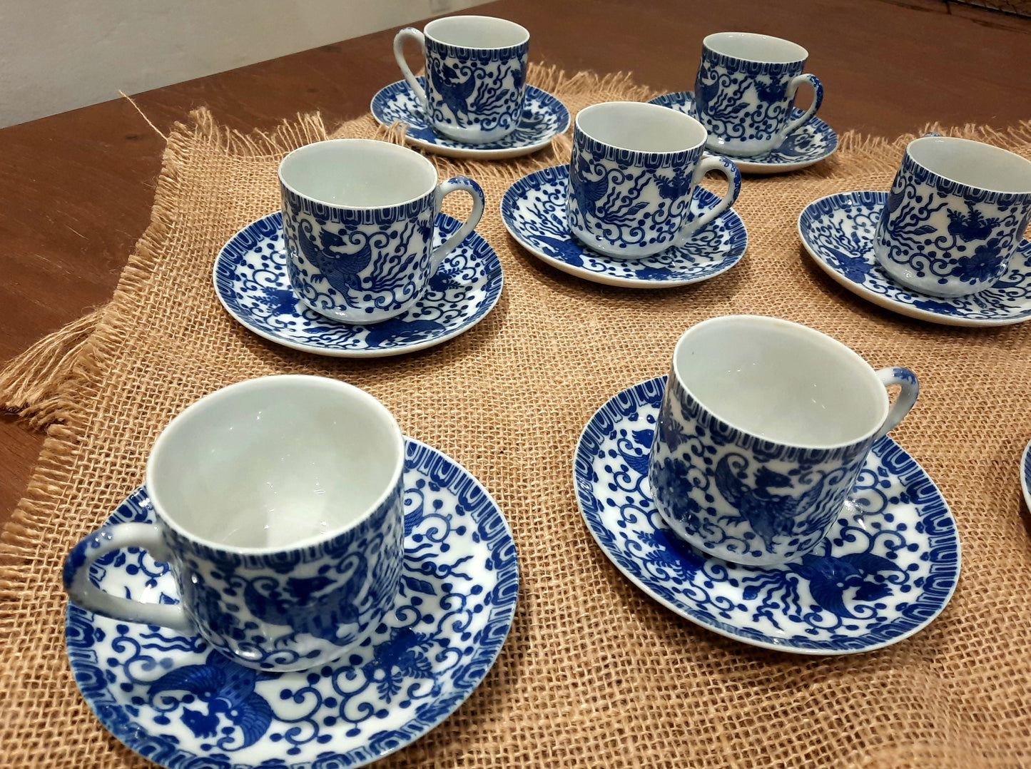 Lot de 8 Tasses à Café & Soucoupes -