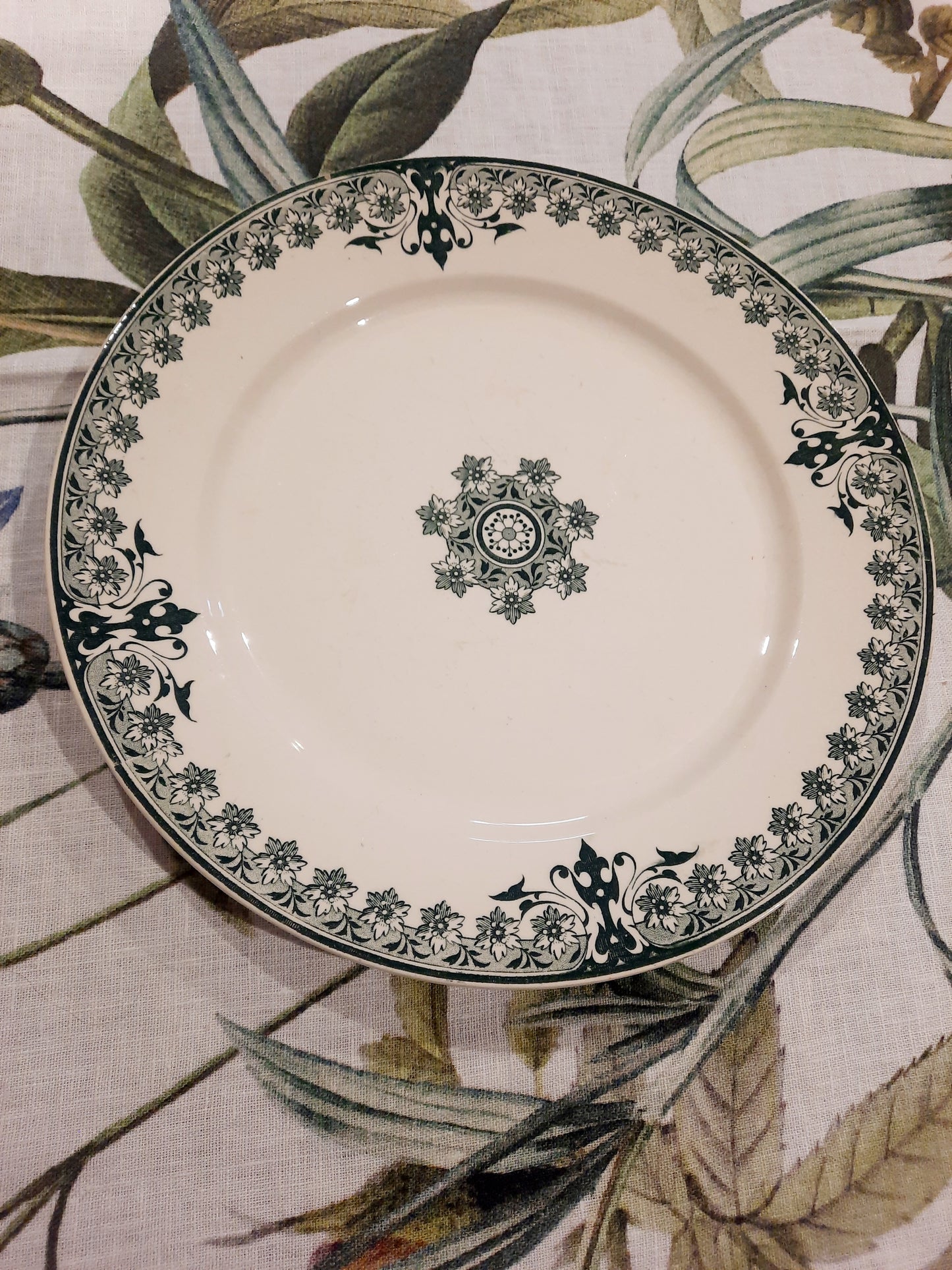 Assiette Plate "Dahomey" – Sarreguemines & Digoin