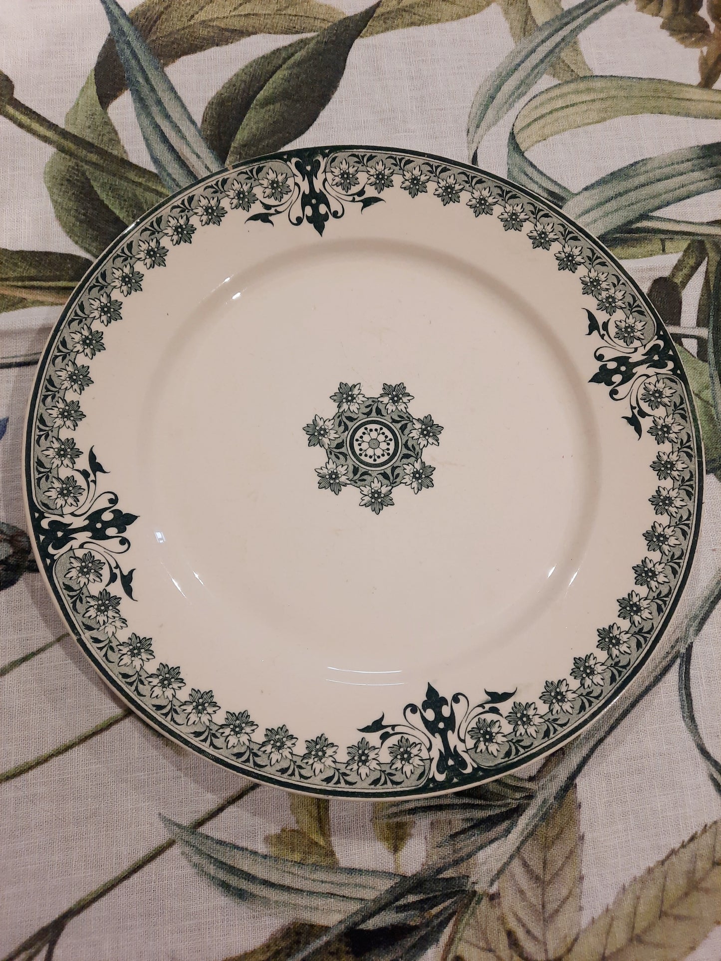 Assiette Plate "Dahomey" – Sarreguemines & Digoin