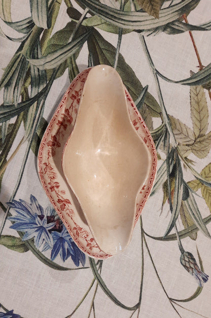 Choisy-le-Roi Saucier en Terre de Fer: elegancia y atemporalidad
