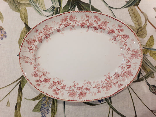 Plat Ovale "Mignardise" en Terre de Fer – Élégance et Charme d’Antan
