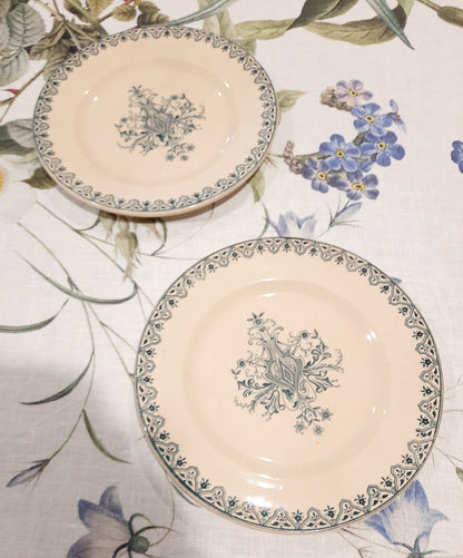 2 Assiettes à Dessert en Terre de Fer