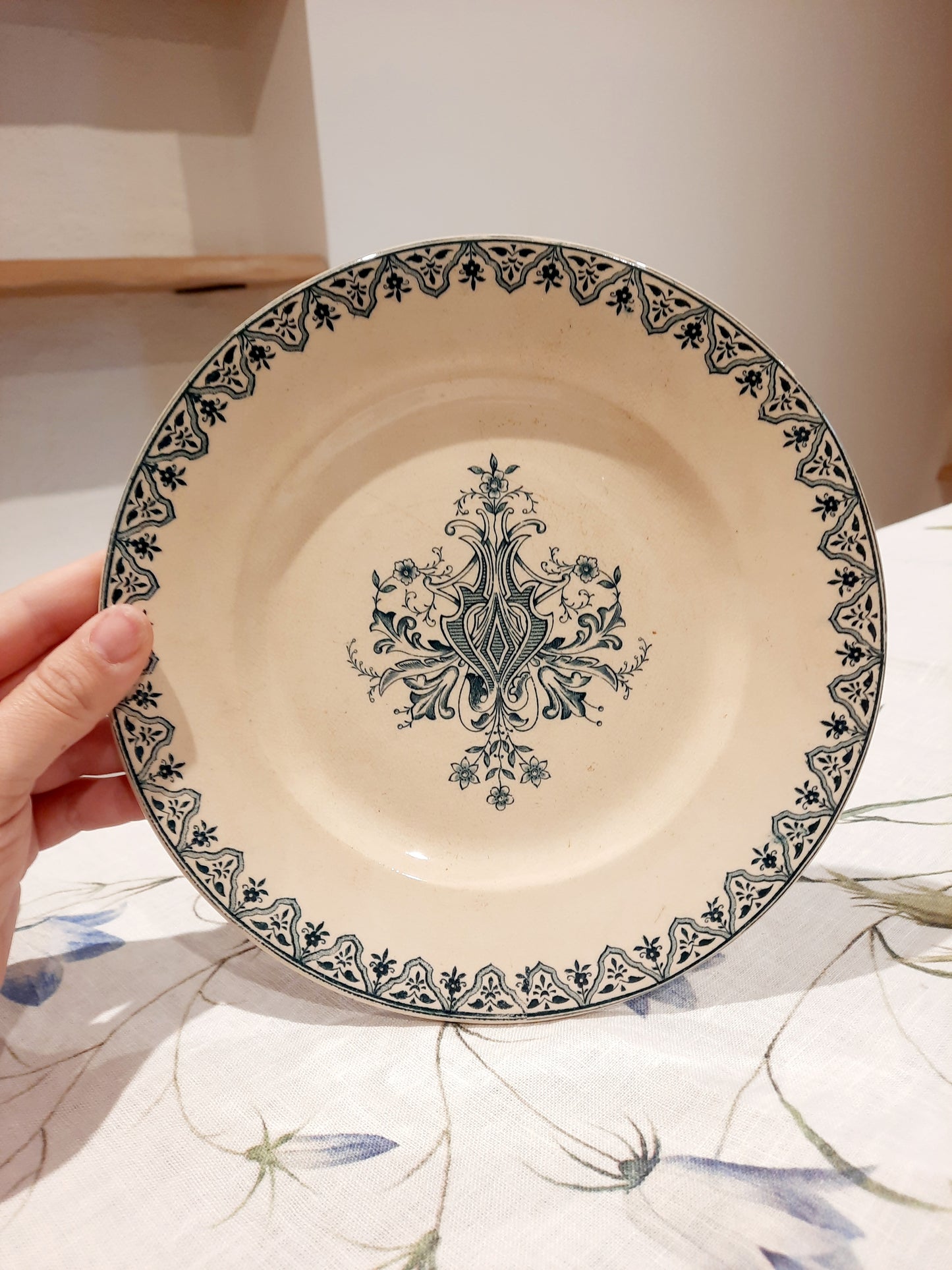 2 Assiettes à Dessert en Terre de Fer
