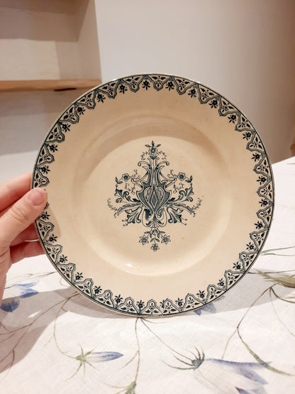 2 Assiettes à Dessert en Terre de Fer